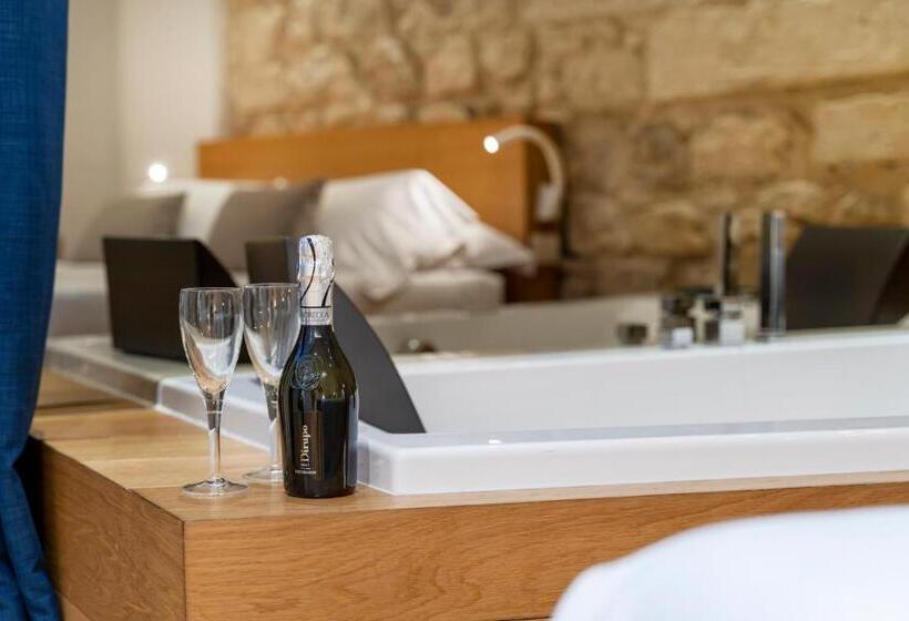 سوئیت با وان آب گرم, Iblaresort Boutique