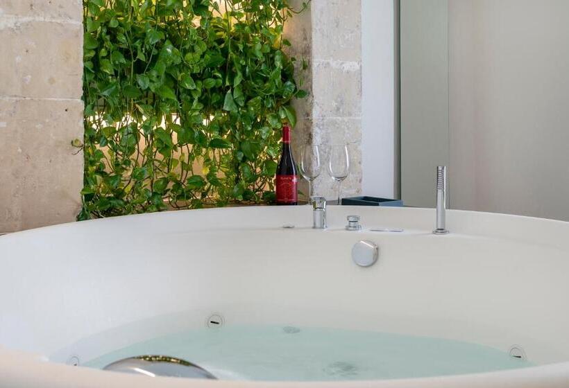 سوئیت با وان آب گرم, Iblaresort Boutique