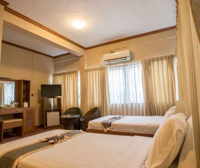 اتاق سوپریور, Kyi Tin