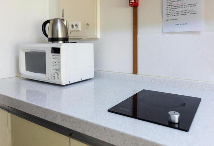 غرفة ديلوكس مطلّة علي البحر, The Bay Jeju Resort