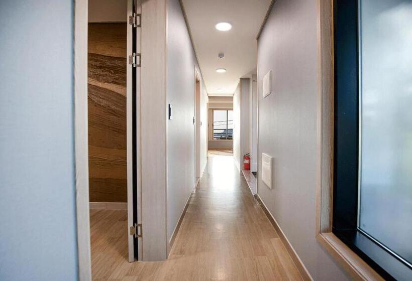 جناح سوبيريور مطل علي البحر, The Bay Jeju Resort