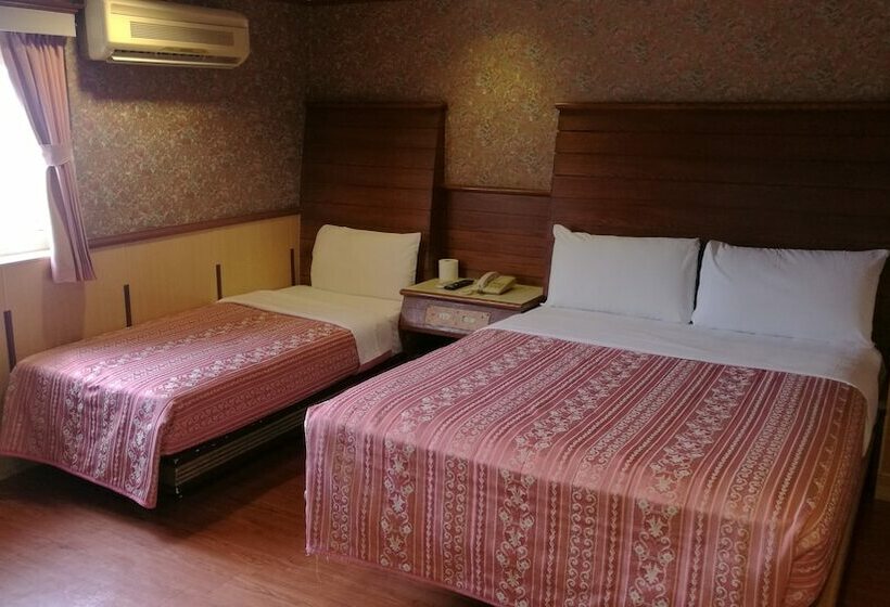 اتاق استاندارد سه نفره, Ti Hwa