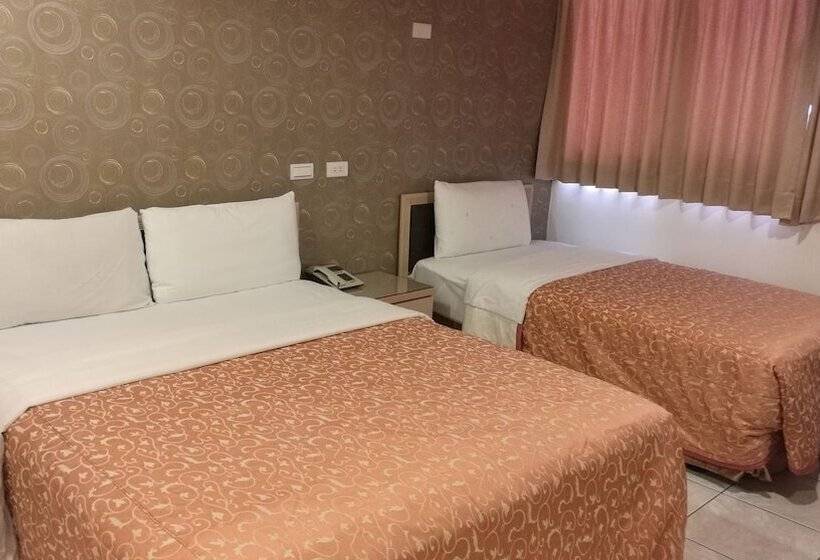 اتاق استاندارد سه نفره, Ti Hwa