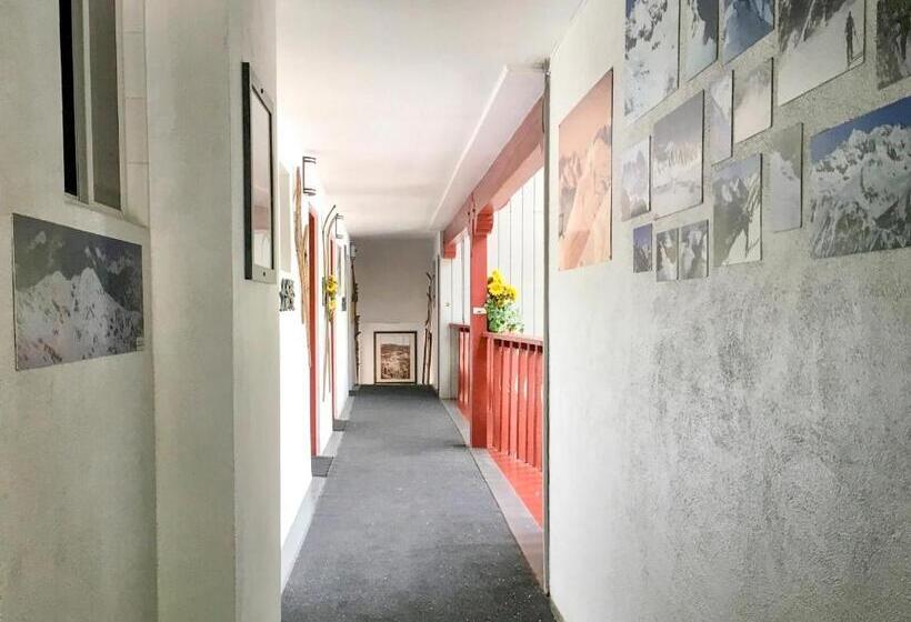 غرفة قياسية, Tyrolean Lodge