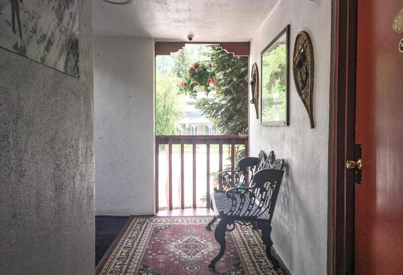 غرفة قياسية, Tyrolean Lodge