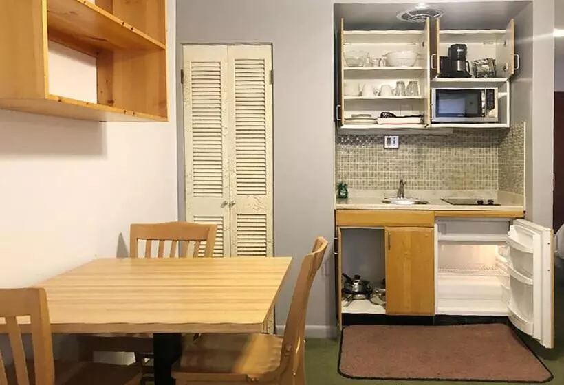 １階のスタンダードルーム, Tyrolean Lodge