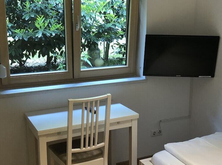 스탠다드 룸, Waldhof