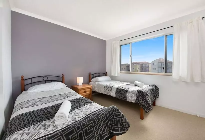 آپارتمان 3 خوابه با چشم‌انداز دریا, Joanne Apartments
