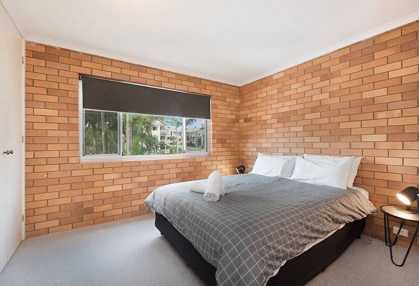 两居室经济型公寓, Joanne Apartments