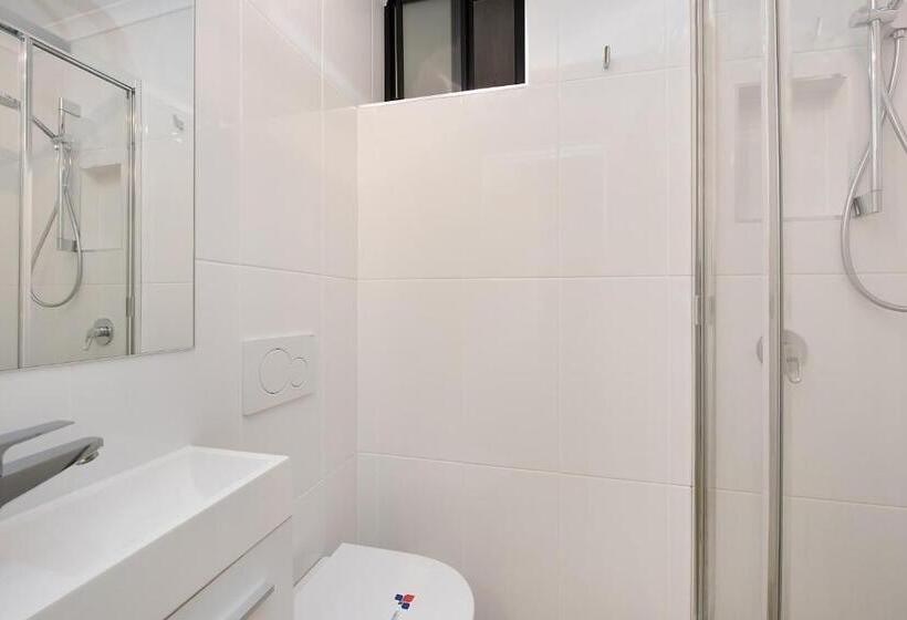 Superior 2-bedroom flat with a view, Joanne Apartments