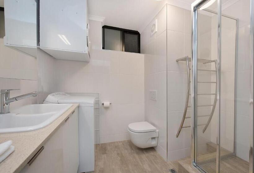 Superior 2-bedroom flat with a view, Joanne Apartments