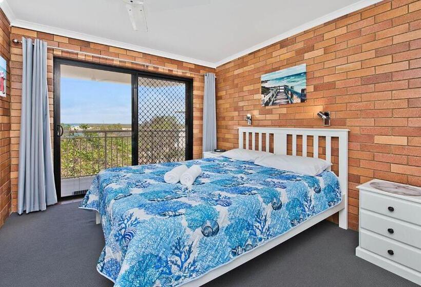 两居室经济型公寓, Joanne Apartments