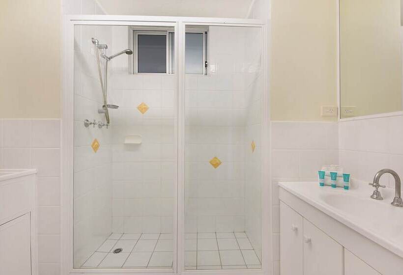 两居室经济型公寓, Joanne Apartments