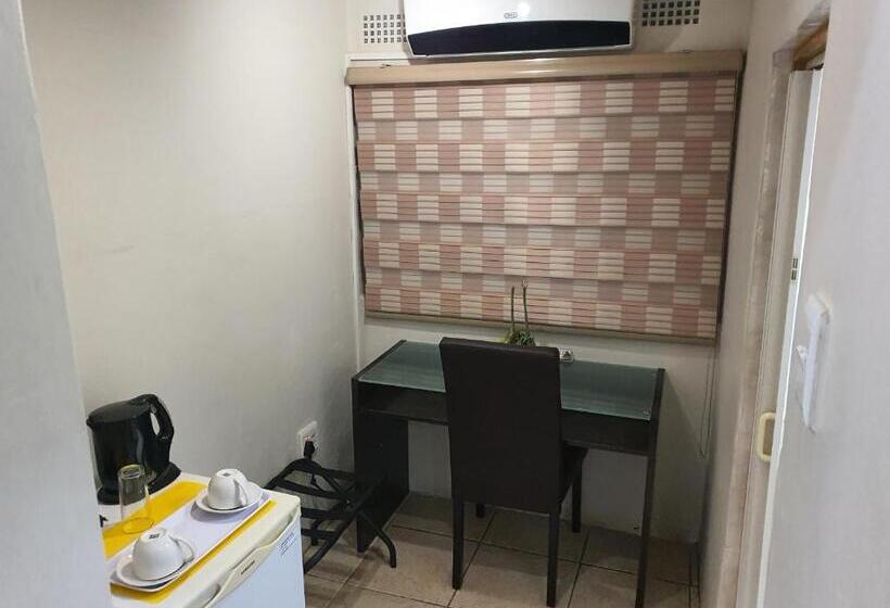 컴포트 룸, Sunnyridge Lodge