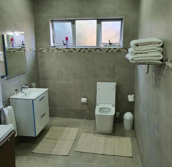 基本间, Sunnyridge Lodge