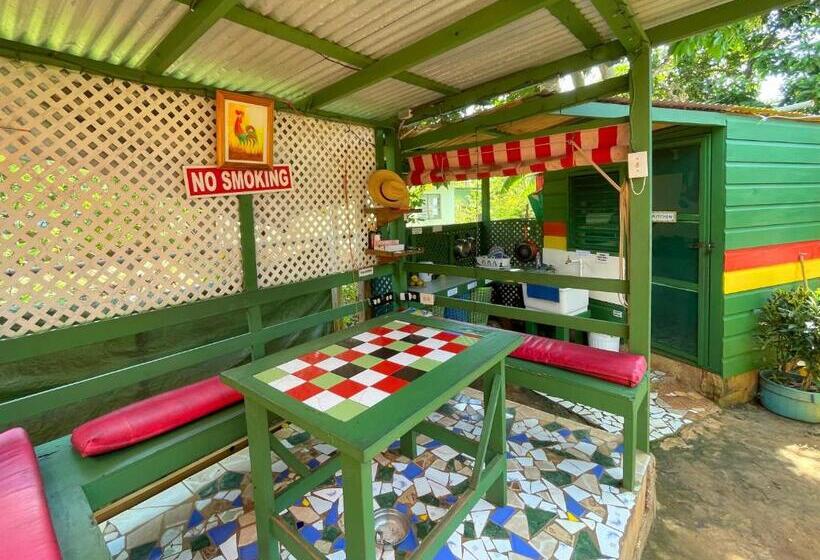 اتاق استاندارد یک تخته با سرویس بهداشتی مشترک, Judy House Cottages And Rooms