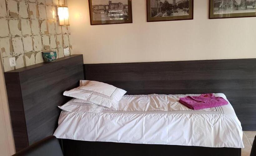 غرفة قياسية رباعية, Maison D Hôtes Et Roulotte Le 6 Bis