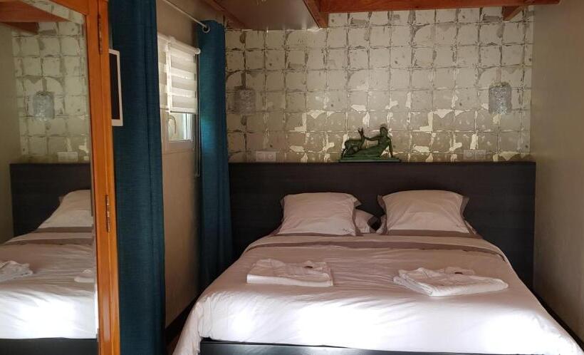 غرفة قياسية رباعية, Maison D Hôtes Et Roulotte Le 6 Bis