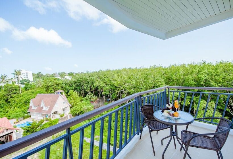 إستوديو ديلوكس, Grand Nai Harn Suites