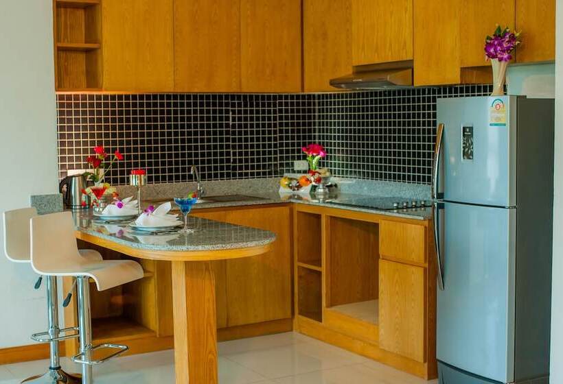 إستوديو ديلوكس, Grand Nai Harn Suites