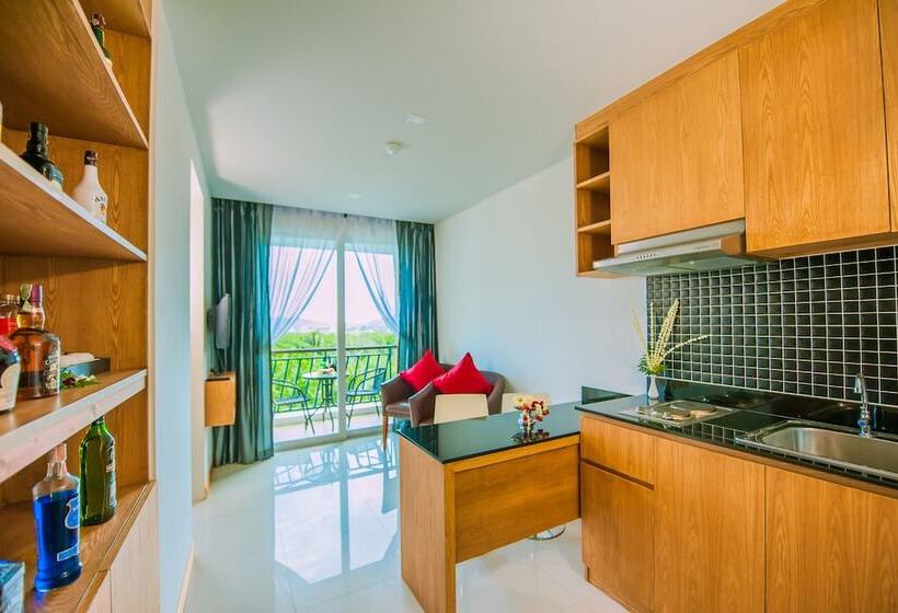 إستوديو ديلوكس, Grand Nai Harn Suites