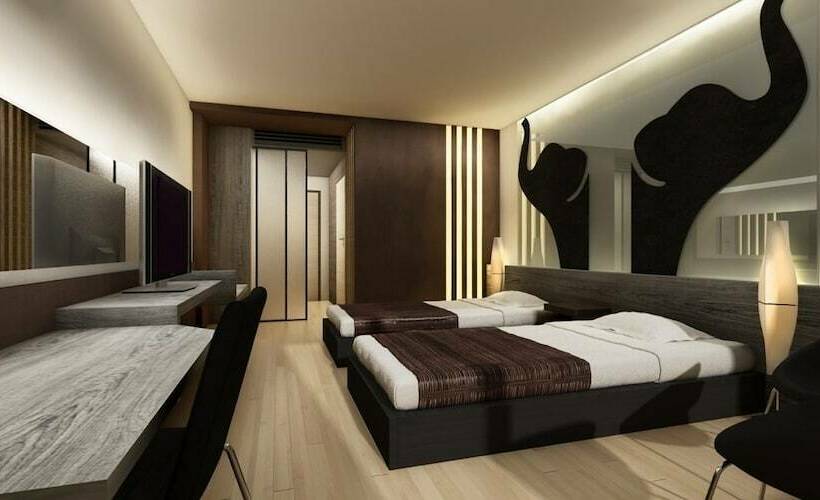 חדר דלוקס, Alvarez