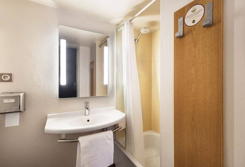 Номер Стандарт, B&B Hotel Lyon St Priest