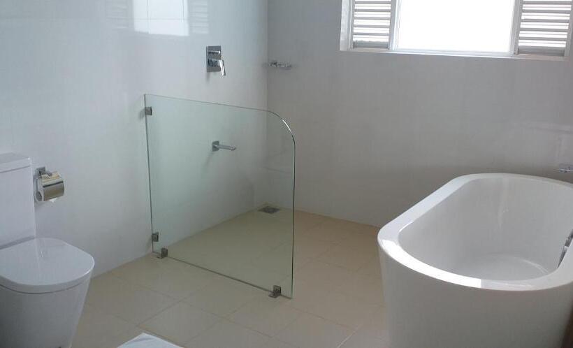 جناح ديلوكس مطل على الجبل, The Pinnacle Ella