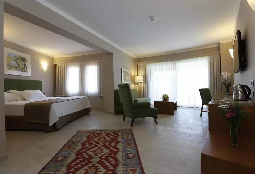 سوییت جونیور, Renka Hotel & Spa