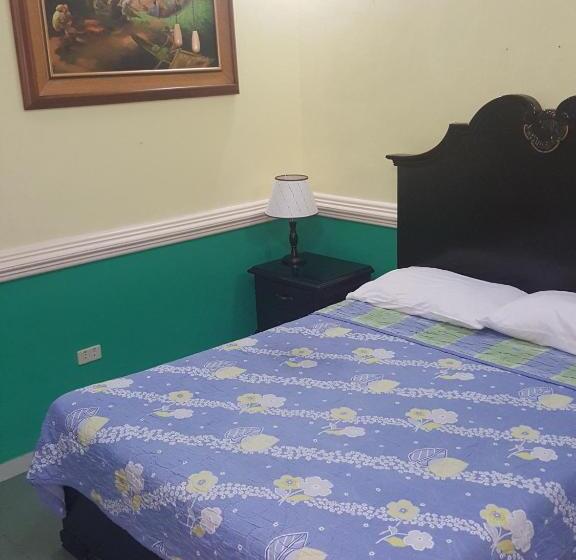 غرفة ديلوكس, Kokomos Suites