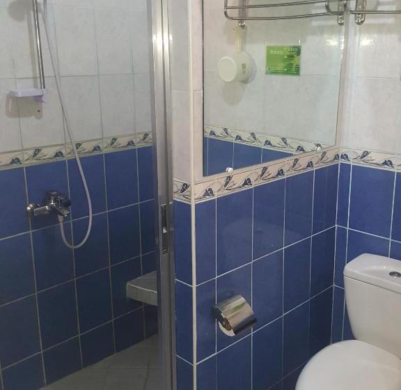 غرفة تنفيذية, Kokomos Suites