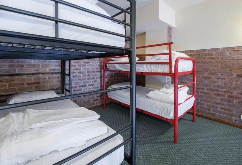 Семейный Номер, 23 At The Gables