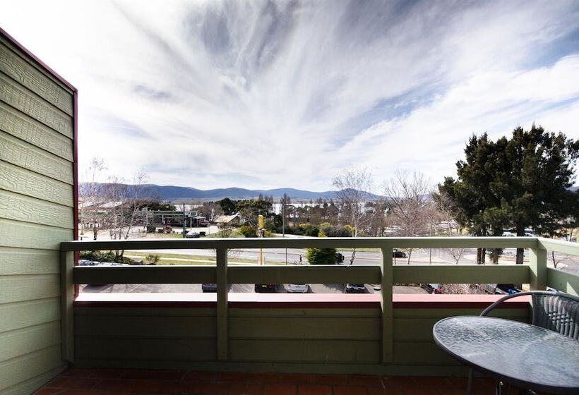 Семейный Номер, 23 At The Gables