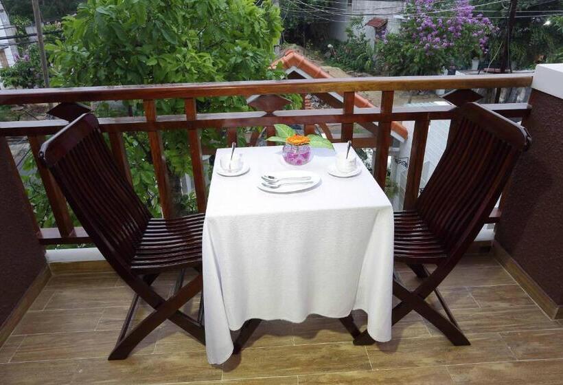 اتاق لوکس, Hoang Thu Hostel