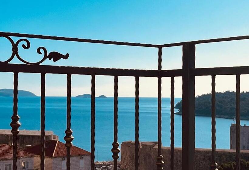 חדר דלוקס לשלושה עף נוף, Villa Dorma