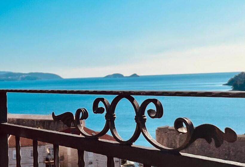 חדר דלוקס לשלושה עף נוף, Villa Dorma