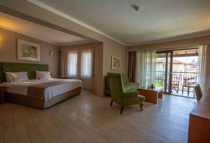 سوییت جونیور, Renka Hotel & Spa
