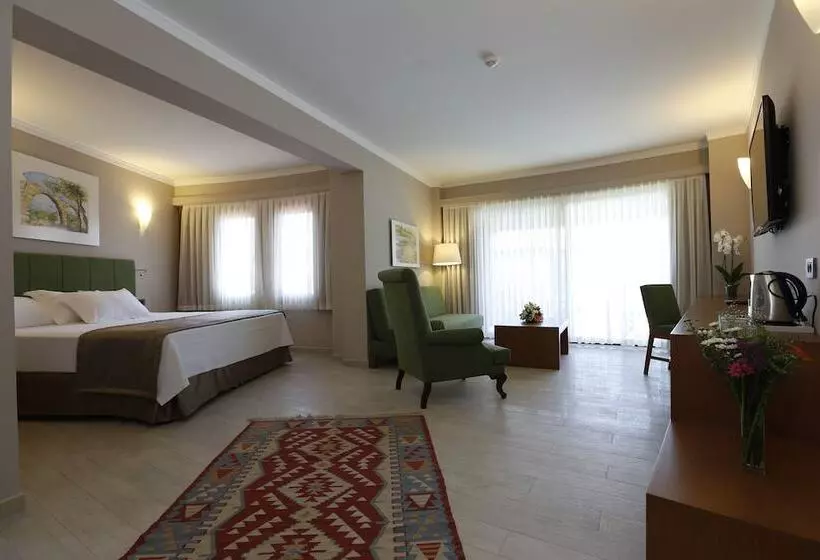 سوییت جونیور, Renka Hotel & Spa