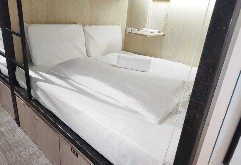 تختخواب در اتاق مشترک, The Room @ Bugis