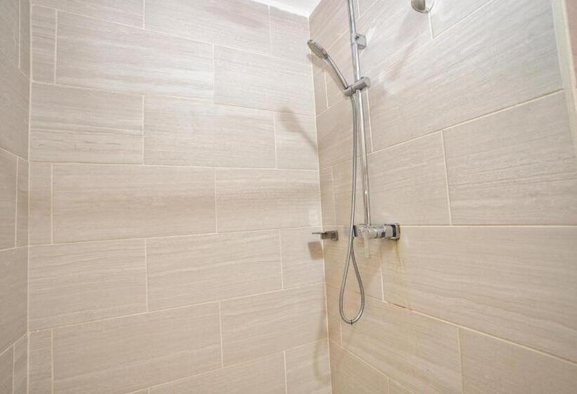 1 Bedroom Penthouse Apartment, Horizon View Beach