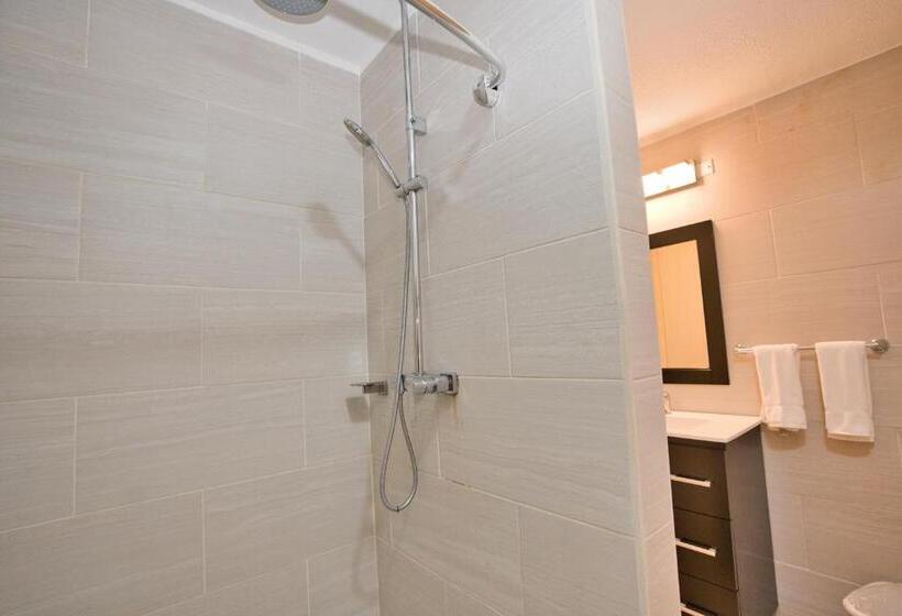 1 Bedroom Penthouse Apartment, Horizon View Beach