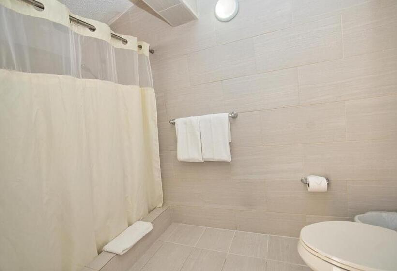 1 Bedroom Penthouse Apartment, Horizon View Beach