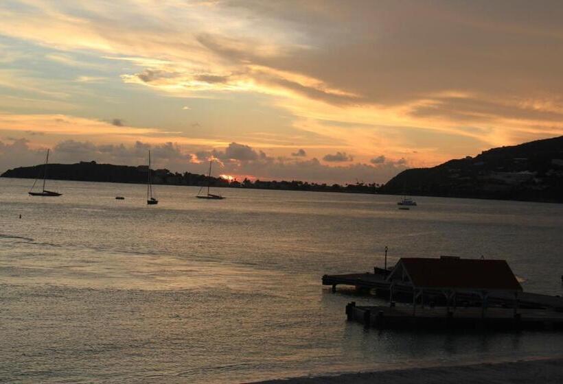 1 Bedroom Penthouse Apartment, Horizon View Beach