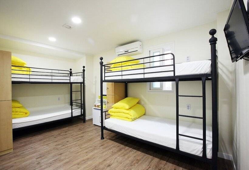 家庭间, 24 Guesthouse Myeongdong Avenue