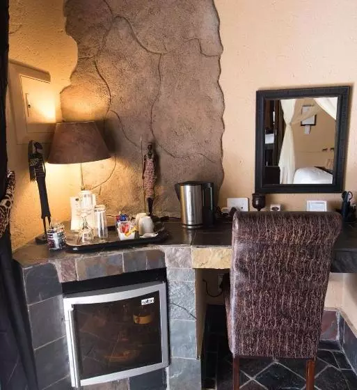 キングサイズベッドのデラックスルーム, African Rock Lodge