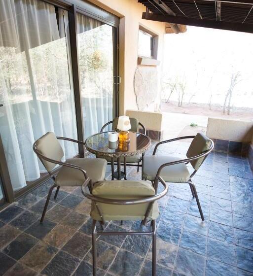 家庭间, African Rock Lodge