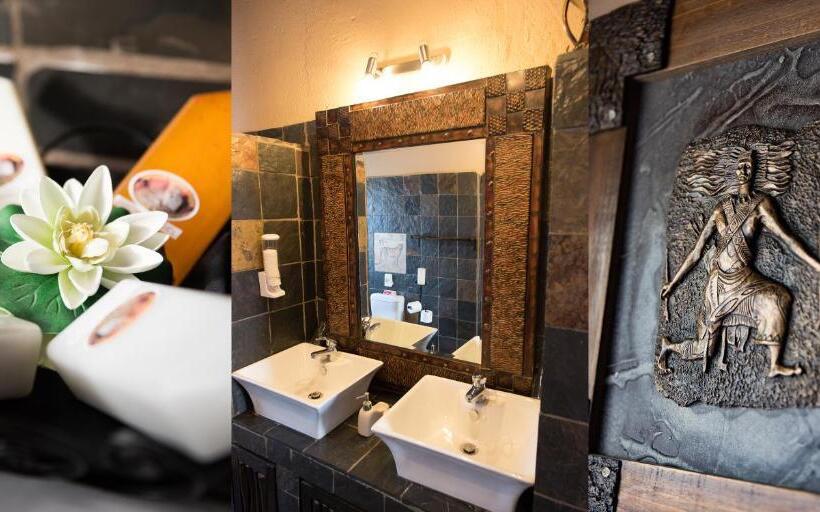 带大床的豪华间, African Rock Lodge