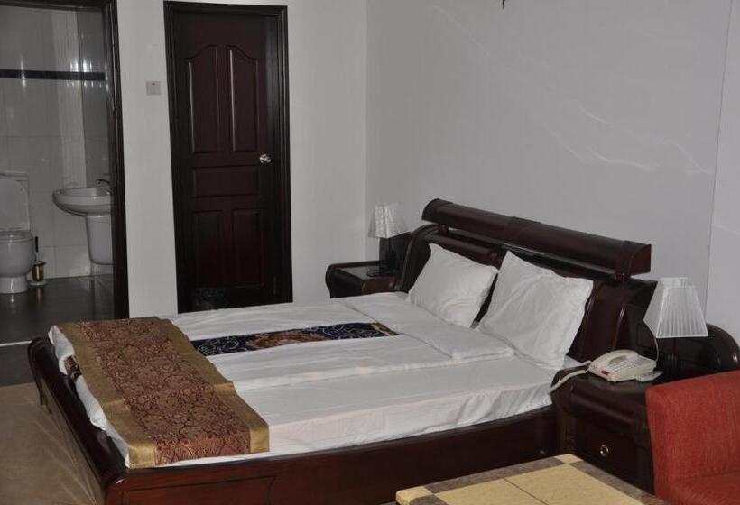 اتاق سوپریور, Biraj International