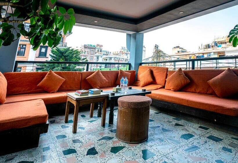 اتاق لوکس, Ganesh Himal