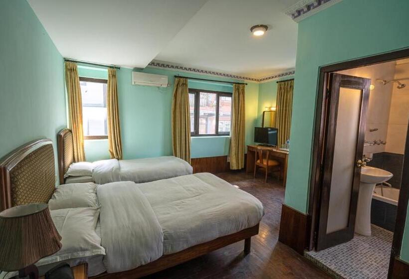 اتاق لوکس, Ganesh Himal